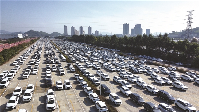 “柳产车”借铁路拓展全球市场 一季度柳州雒容汽车基地累计发送汽车40261辆，同比增长109%