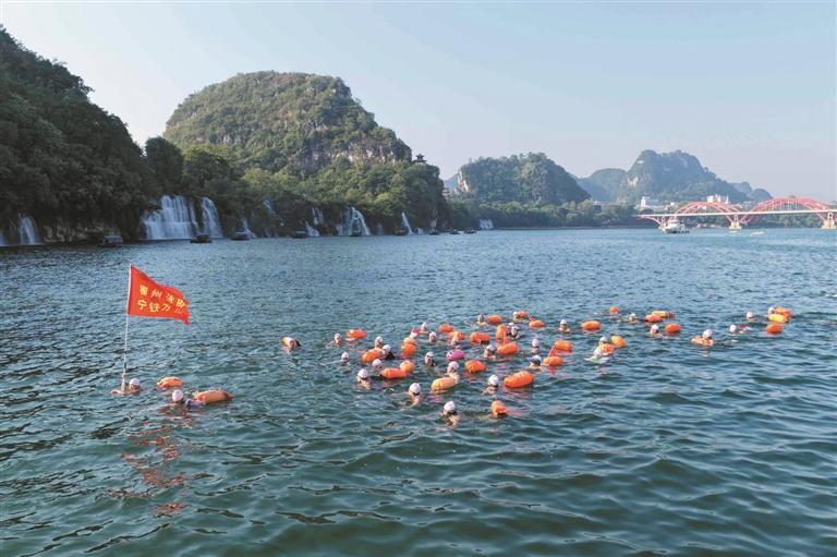 3000余名游泳爱好者畅游“冠军水”  逐浪争先 共赏风光